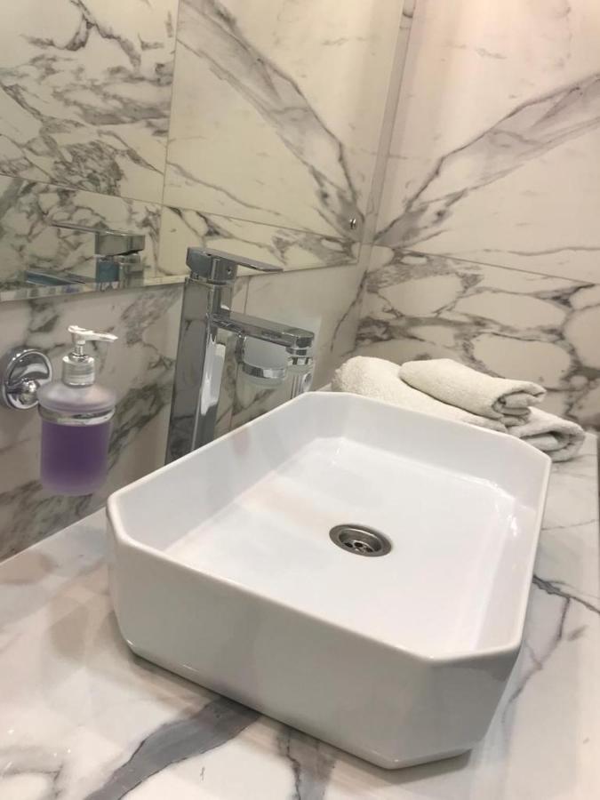 Люкс Апартаменты На Назарбаева Uralsk Extérieur photo