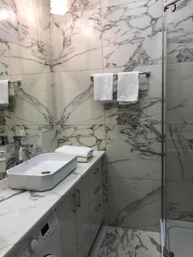 Люкс Апартаменты На Назарбаева Uralsk Extérieur photo