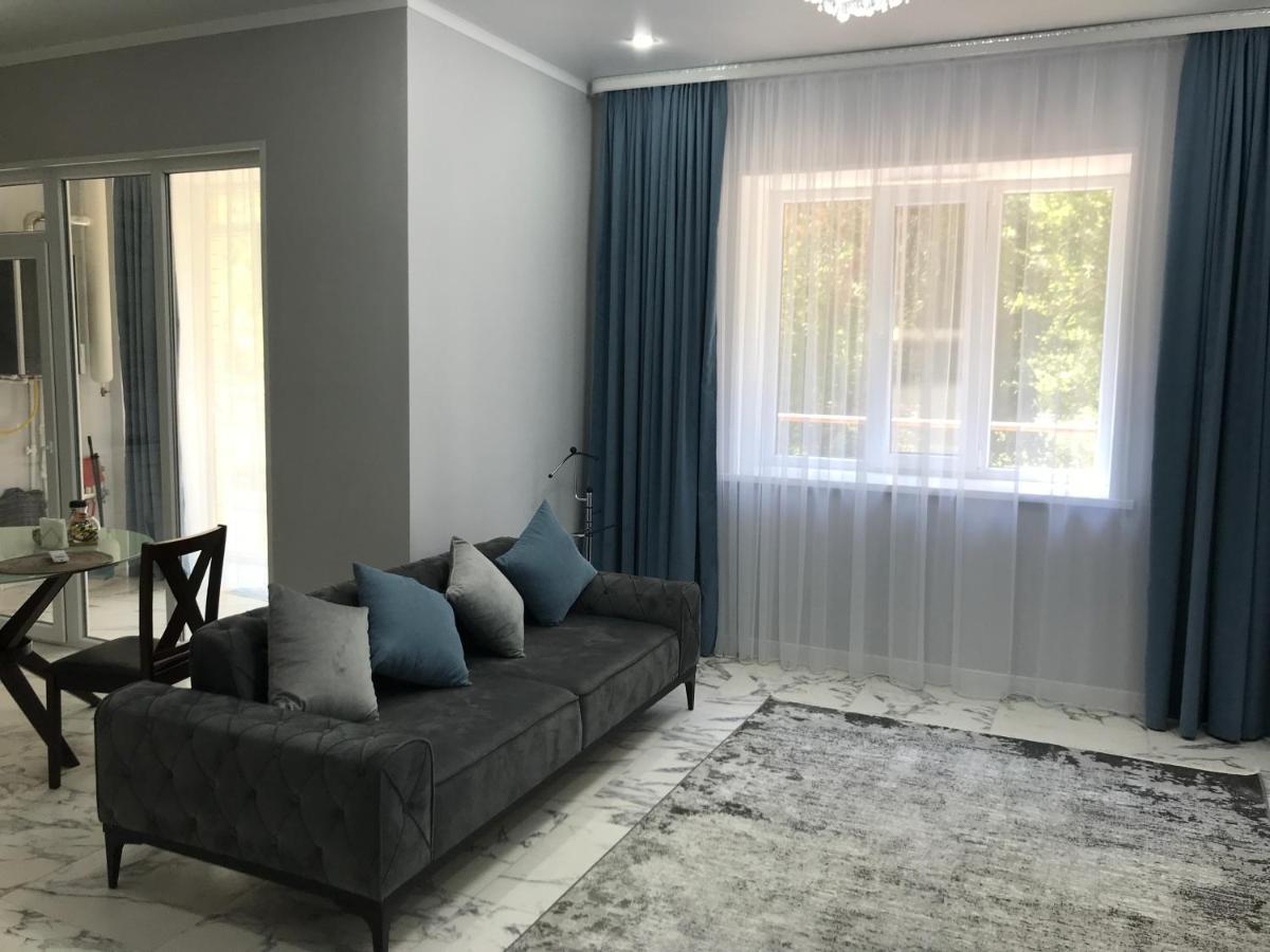 Люкс Апартаменты На Назарбаева Uralsk Extérieur photo